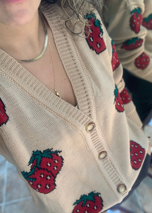 Suéter Strawberry Arena   |  Sand Strawberry Sweater